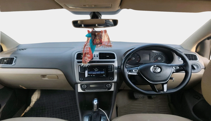 2016 Volkswagen Vento HIGHLINE PETROL AT, Petrol, Automatic, 2,14,898 km, interior