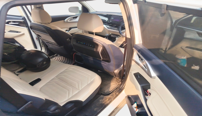 2024 KIA CARENS LUXURY PLUS 1.5 DIESEL 7 STR, Diesel, Manual, 4,577 km, interior