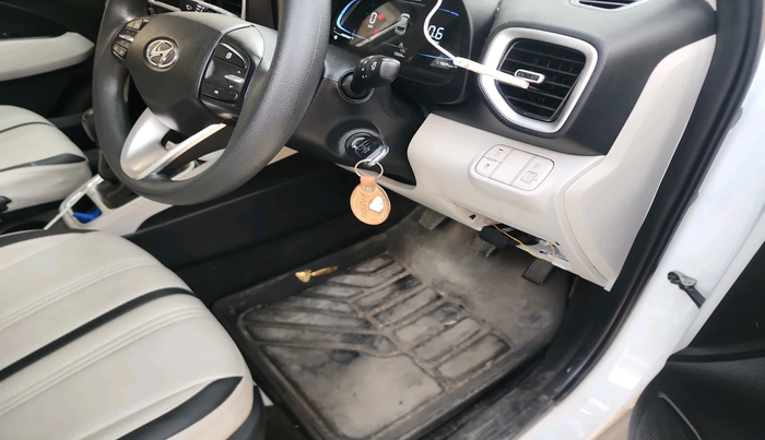 2023 Hyundai VENUE S 1.2, Petrol, Manual, 10,004 km, interior