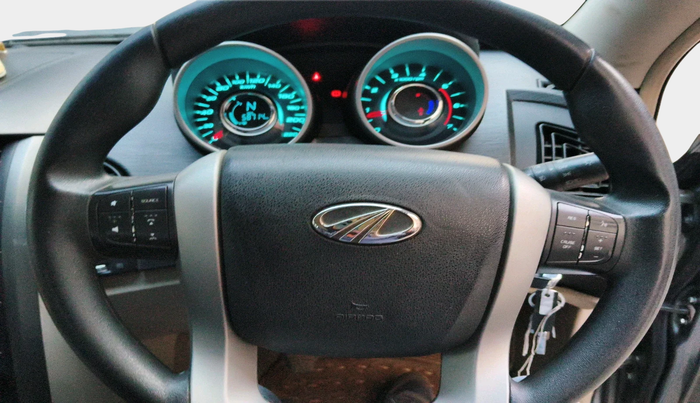 2016 Mahindra XUV500 W6, Diesel, Manual, 59,003 km, interior