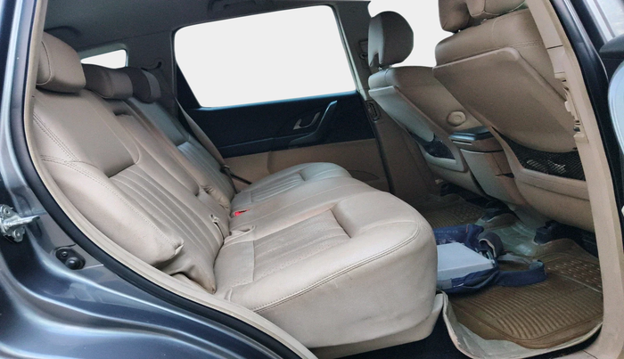 2016 Mahindra XUV500 W6, Diesel, Manual, 59,003 km, interior