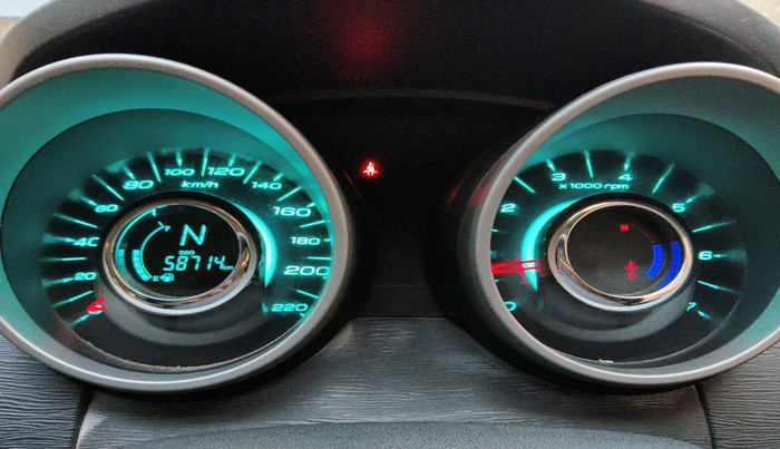 2016 Mahindra XUV500 W6, Diesel, Manual, 59,003 km, interior