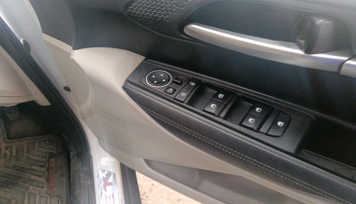 2020 KIA SONET HTX 1.0 IMT, Petrol, Manual, 90,189 km, interior