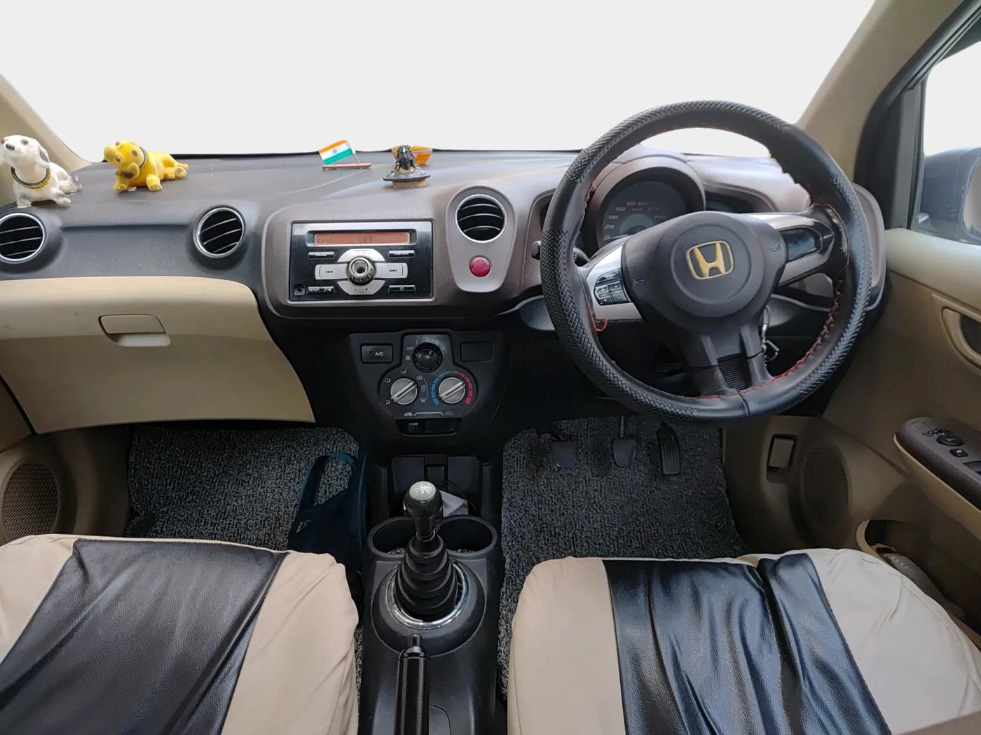 2013 Honda Amaze 1.5L I-DTEC S, Diesel, Manual, 1,19,443 km, interior
