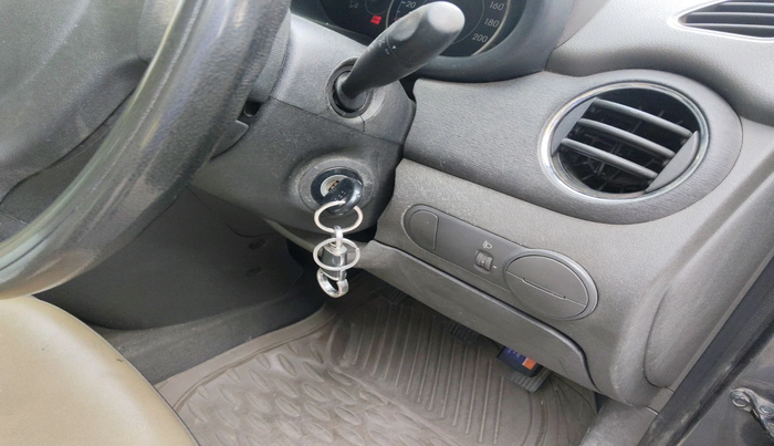 2013 Hyundai i10 MAGNA 1.2, Petrol, Manual, 1,03,442 km, interior