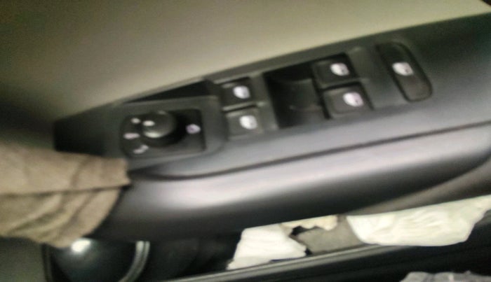 2022 Skoda KUSHAQ AMBITION 1.0L TSI MT, Petrol, Manual, 46,937 km, interior