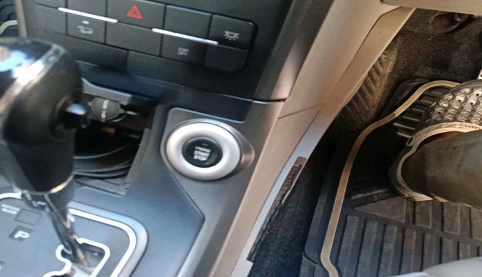 2017 Mahindra XUV500 W10 AT, Diesel, Automatic, 57,879 km, interior