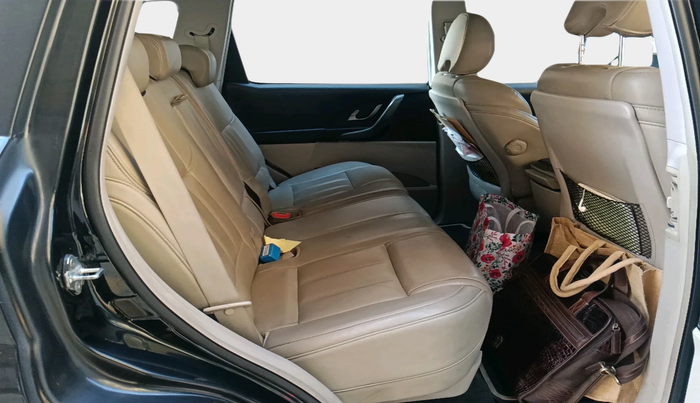 2017 Mahindra XUV500 W10 AT, Diesel, Automatic, 57,879 km, interior