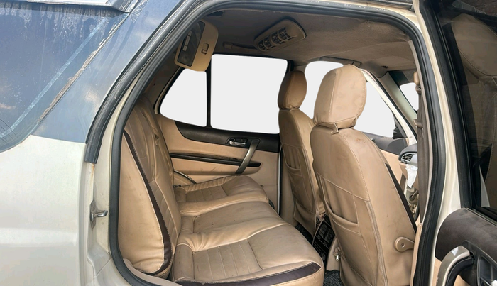 2013 Tata Safari Storme 2.2 EX 4X2, Diesel, Manual, 99,930 km, interior