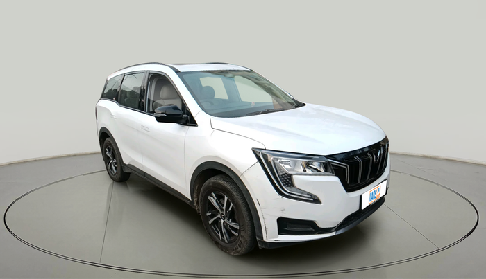 2024 Mahindra XUV700 AX 5 P MT 5 STR, Petrol, Manual, 28,597 km, exterior