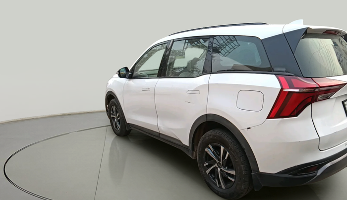 2024 Mahindra XUV700 AX 5 P MT 5 STR, Petrol, Manual, 28,597 km, exterior