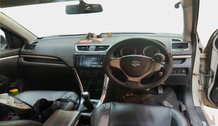 2014 Maruti Swift VXI, CNG, Manual, 1,59,401 km, interior