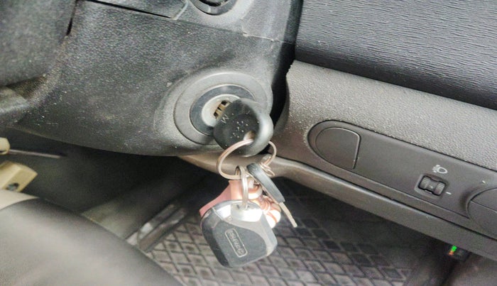 2010 Hyundai i10 MAGNA 1.1, Petrol, Manual, 1,06,236 km, interior