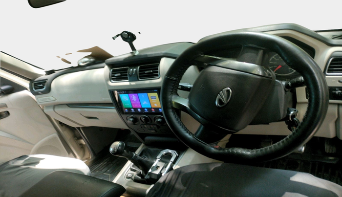 2016 Mahindra Scorpio S6 PLUS 1.99, Diesel, Manual, 97,031 km, interior