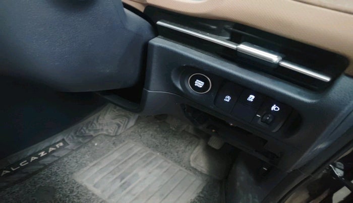 2024 Hyundai ALCAZAR Prestige 7 STR 1.5 Turbo GDi Petrol MT, Petrol, Manual, 10,721 km, interior