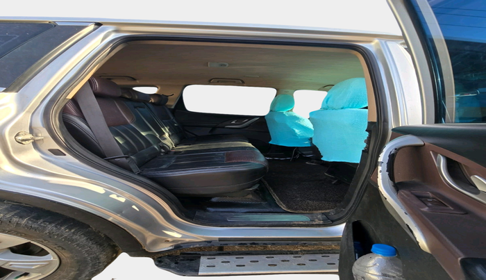 2012 Mahindra XUV500 W8, Diesel, Manual, 2,08,900 km, interior
