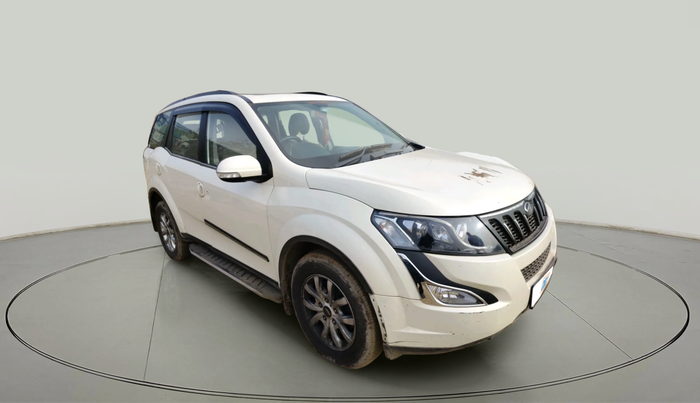 2017 Mahindra XUV500 W10 1.99, Diesel, Manual, 70,513 km, exterior