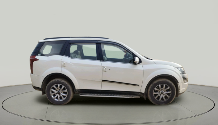 2017 Mahindra XUV500 W10 1.99, Diesel, Manual, 70,513 km, exterior