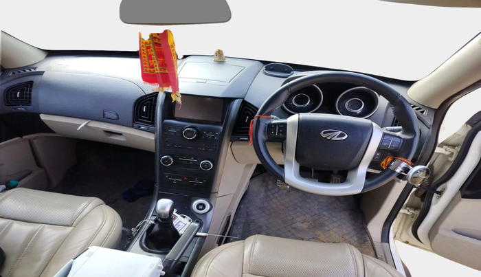 2017 Mahindra XUV500 W10 1.99, Diesel, Manual, 70,513 km, interior