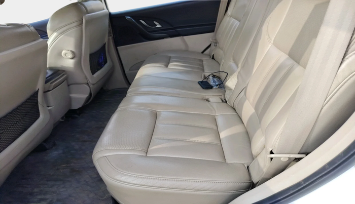 2017 Mahindra XUV500 W10 1.99, Diesel, Manual, 70,513 km, interior