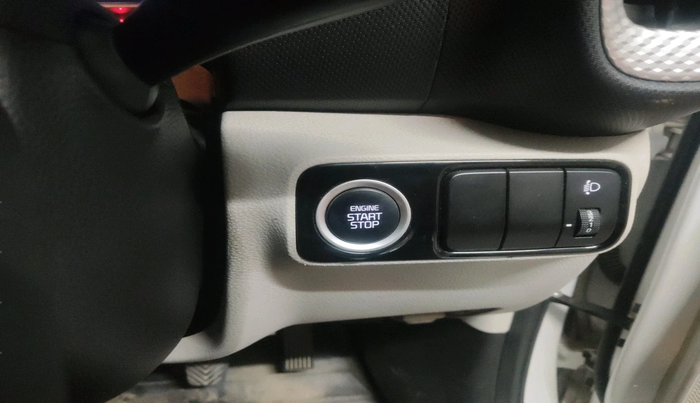 2020 KIA SONET HTX 1.5, Diesel, Manual, 1,04,284 km, interior