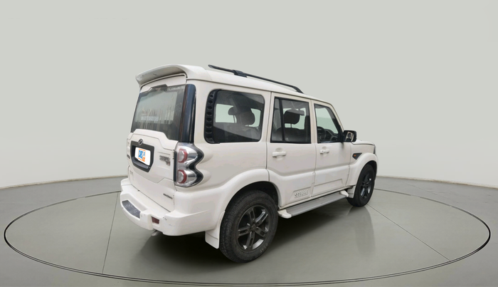 2017 Mahindra Scorpio S4 PLUS 1.99 INTELLI-HYBRID, Diesel, Manual, 96,766 km, exterior