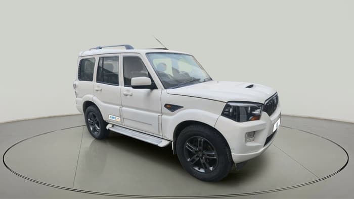 2017 Mahindra Scorpio S4 PLUS 1.99 INTELLI-HYBRID, Diesel, Manual, 96,766 km, exterior