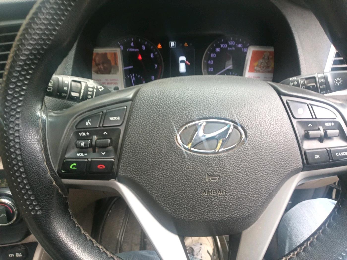 2019 Hyundai Tucson GLS 2WD AT PETROL, Petrol, Automatic, 79,086 km, interior
