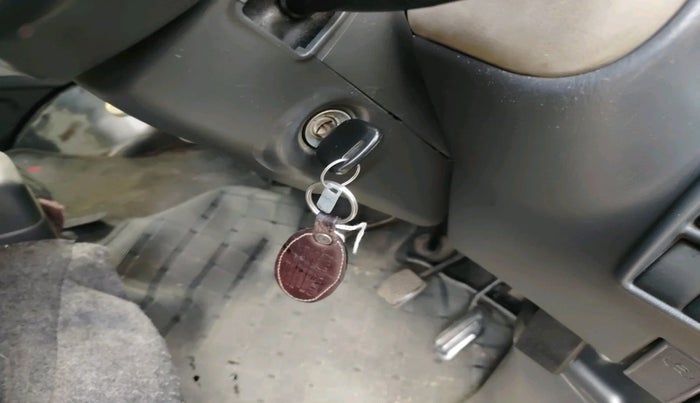 2011 Maruti Eeco 5 STR WITH A/C+HTR, Petrol, Manual, 55,778 km, interior