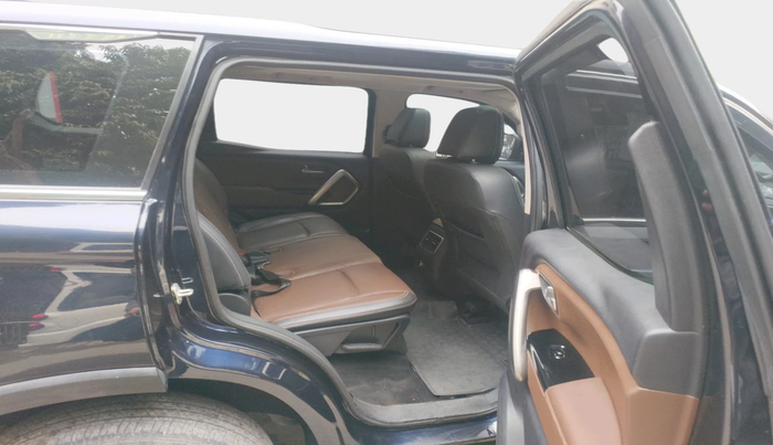 2024 Mahindra SCORPIO-N Z8 PETROL AT 7 STR, Petrol, Automatic, 27,812 km, interior