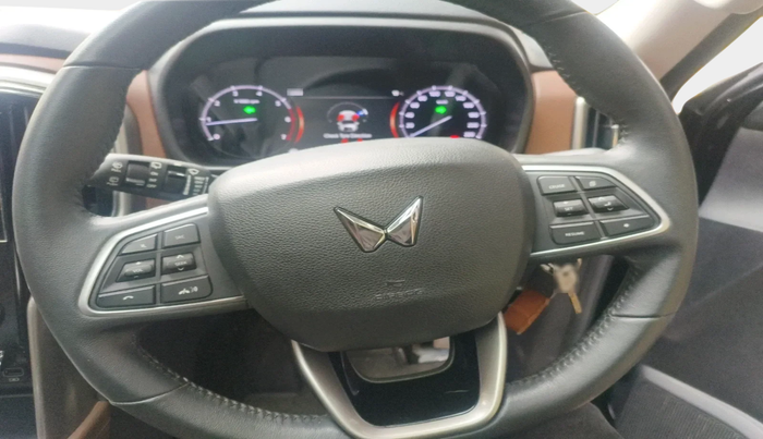 2024 Mahindra SCORPIO-N Z8 PETROL AT 7 STR, Petrol, Automatic, 27,812 km, interior