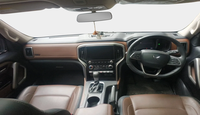 2024 Mahindra SCORPIO-N Z8 PETROL AT 7 STR, Petrol, Automatic, 27,812 km, interior