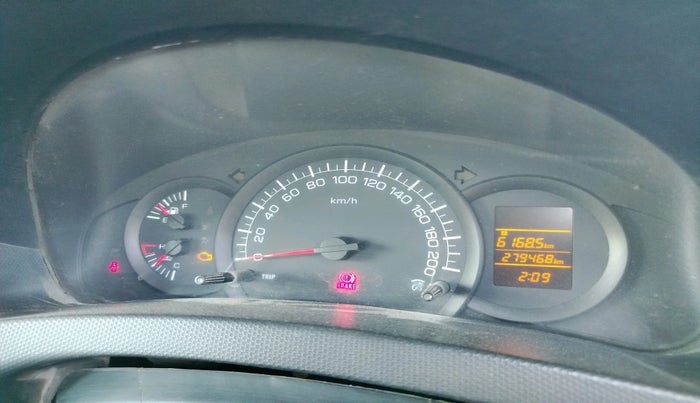 2014 Maruti Swift LXI, CNG, Manual, 2,80,477 km, interior