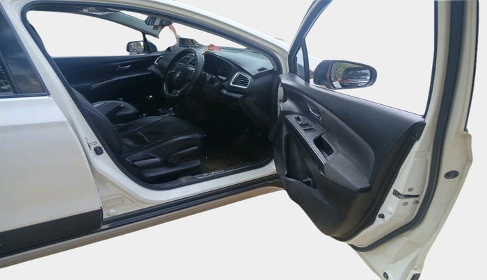 2016 Maruti S Cross ZETA 1.3, Diesel, Manual, 1,25,877 km, interior