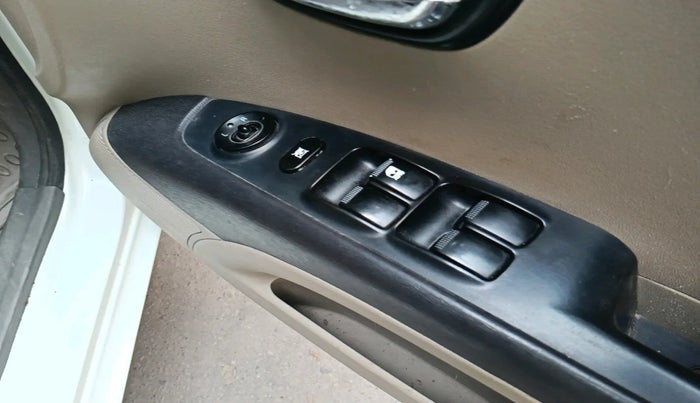 2011 Hyundai i10 SPORTZ 1.2 AT, Petrol, Automatic, 89,974 km, interior