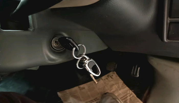 2013 Maruti Eeco 5 STR CNG WITH HTR, Petrol, Manual, 63,725 km, interior