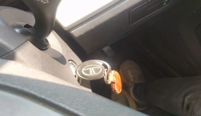 2024 Tata PUNCH PURE MT CNG, CNG, Manual, 30,597 km, interior