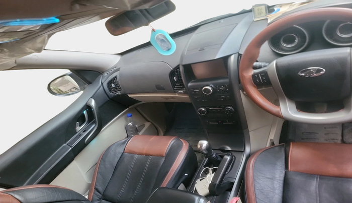 2017 Mahindra XUV500 W6 1.99, Diesel, Manual, 42,296 km, interior