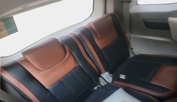 2017 Mahindra XUV500 W6 1.99, Diesel, Manual, 42,296 km, interior