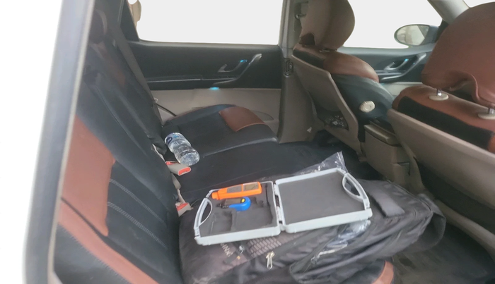 2017 Mahindra XUV500 W6 1.99, Diesel, Manual, 42,296 km, interior