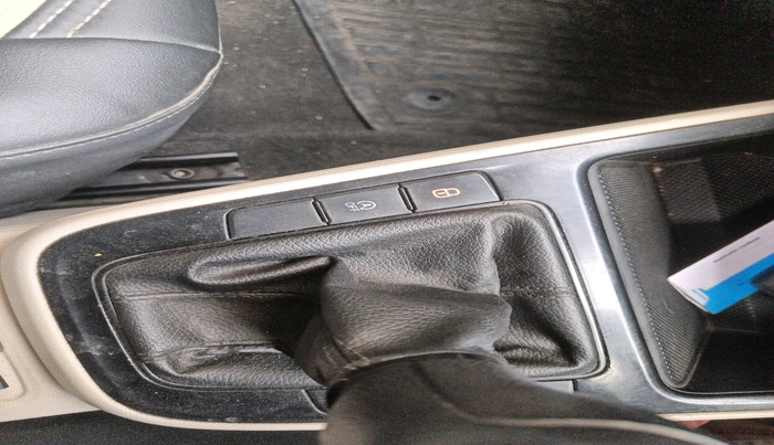 2022 Skoda SLAVIA AMBITION 1.0L TSI MT, Petrol, Manual, 46,677 km, interior