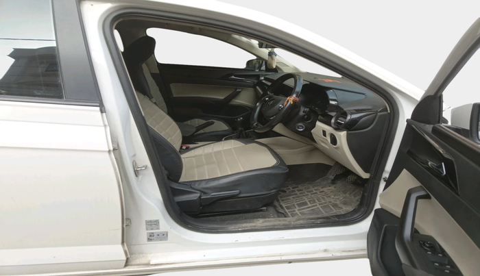 2022 Skoda SLAVIA AMBITION 1.0L TSI MT, Petrol, Manual, 46,677 km, interior