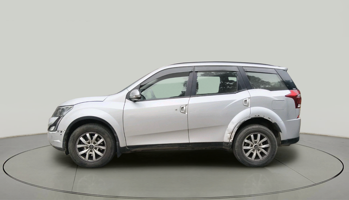 2018 Mahindra XUV500 W9, Diesel, Manual, 68,693 km, exterior