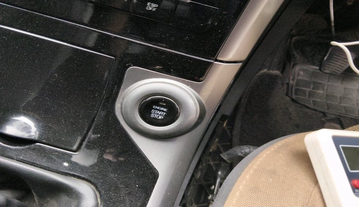 2018 Mahindra XUV500 W9, Diesel, Manual, 68,693 km, interior