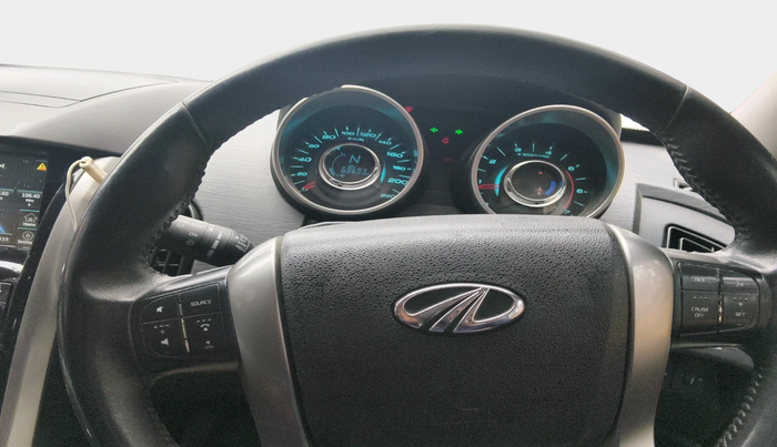 2018 Mahindra XUV500 W9, Diesel, Manual, 68,693 km, interior