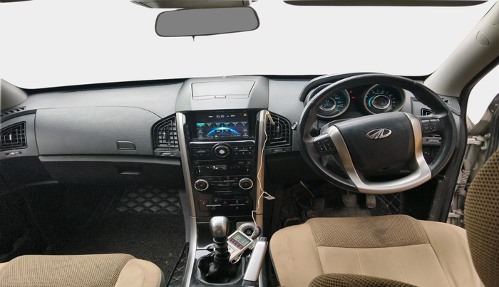 2018 Mahindra XUV500 W9, Diesel, Manual, 68,693 km, interior