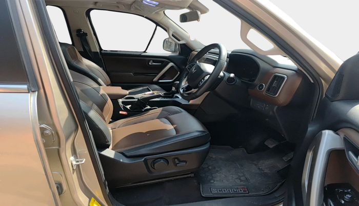 2023 Mahindra SCORPIO-N Z8 L DIESEL AT 2WD 6 STR, Diesel, Automatic, 26,250 km, interior