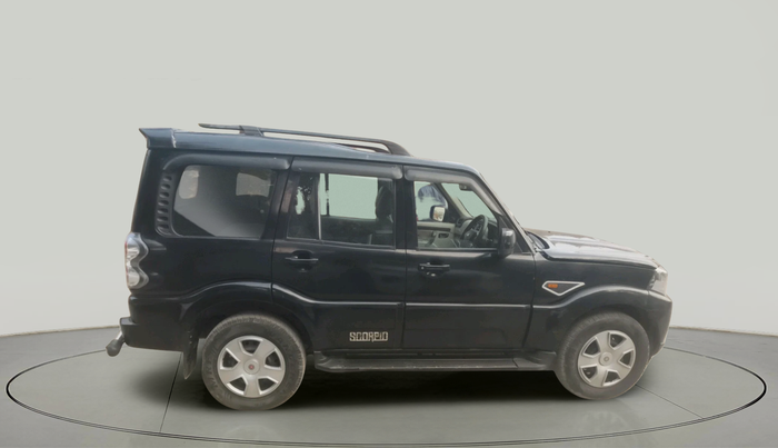 2017 Mahindra Scorpio S6 PLUS, Diesel, Manual, 44,389 km, exterior