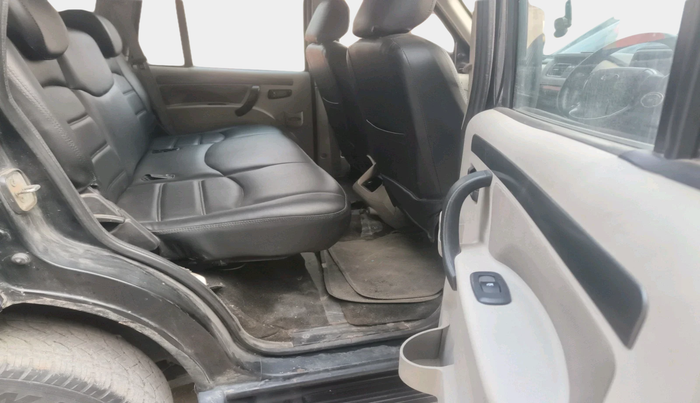 2017 Mahindra Scorpio S6 PLUS, Diesel, Manual, 44,389 km, interior