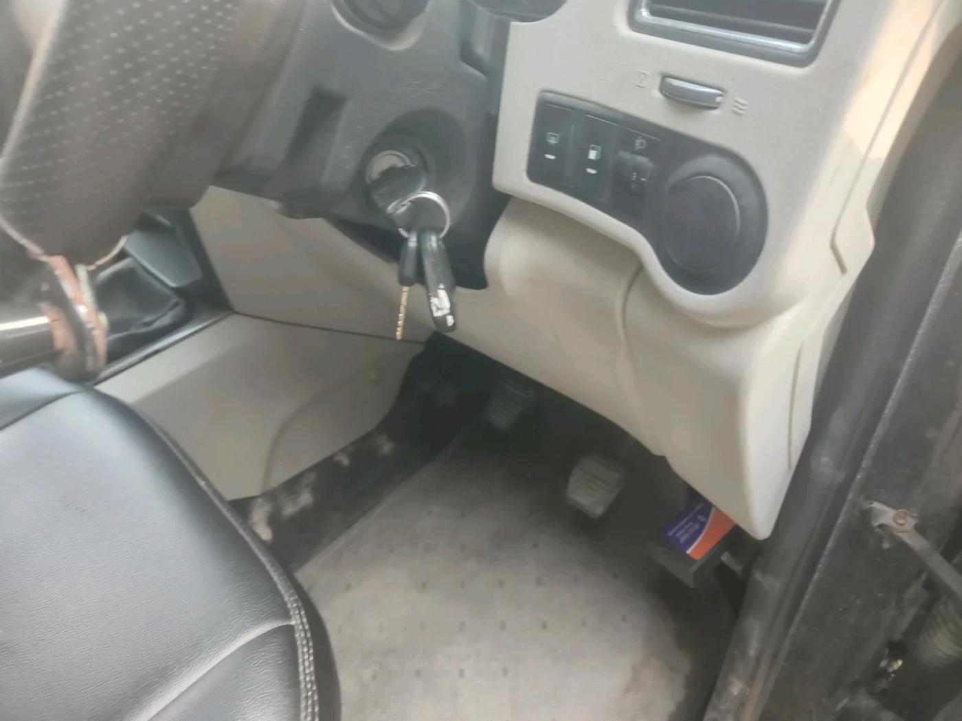 2017 Mahindra Scorpio S6 PLUS, Diesel, Manual, 44,389 km, interior